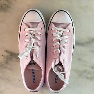 Light pink converse